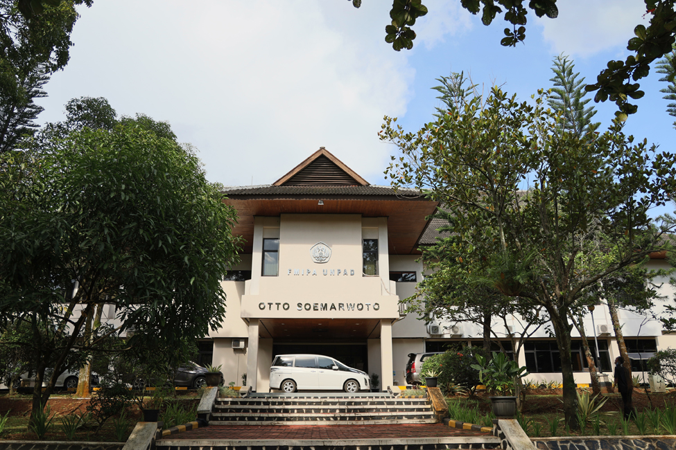 Kampus Fakultas MIPA Universitas Padjadjaran. (Foto: Dadan Triawan)